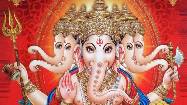 Offering At Sakshi Ganpati Navgrah Temple 