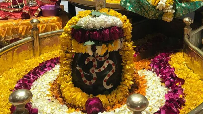 Sawan Somvar Special Bilva Patra Samarpan Shiva Puja, 11000 Bilvarchana and Manokamna Purti Rudrabhishek  